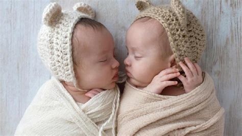 Nama bayi perempuan dalam islam ini indah namun jarang digunakan. 20 Inspirasi Nama Bayi Kembar Islami, Cantik dan Gagah