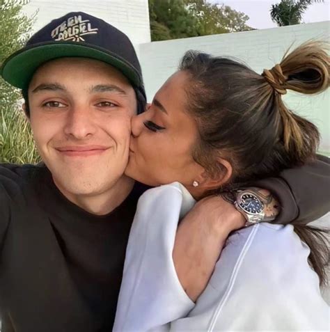 Ariana grande is a married woman, because tmz has learned she tied the knot this weekend. Dlisted | Ariana Grande Got Married To Dalton Gomez Over ...