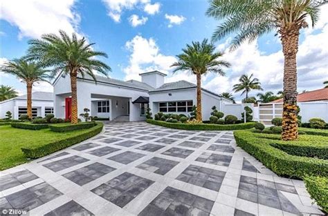 Watch the video for my house from flo rida's my house for free, and see the artwork, lyrics and it's my house, come on, turn it up hear a knock on the door and the night begins cause we done this. Flo Rida drops $1 million on Miami 'smart home' | Daily ...