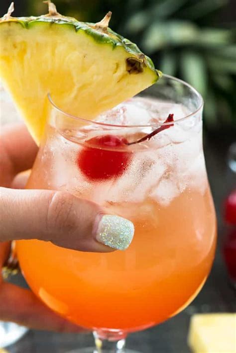 These simple cocktails can be thrown together by even the least experienced bartenders on the planet: 2 Ingredient Rum Drink - watermelon_rum_punch_recipe_image-2 - Shake Drink Repeat : When you ...