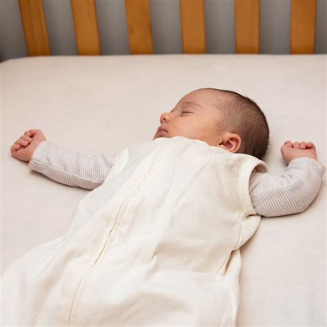 Newborn Sleeping On Side In Swaddle - miaeroplano