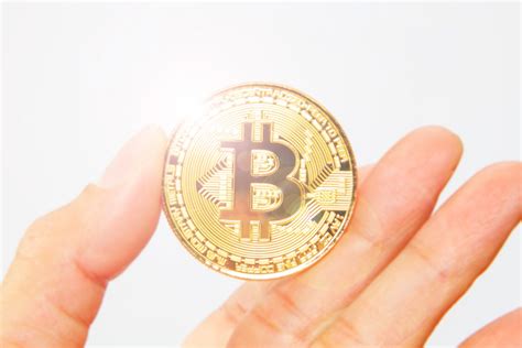 仮想通貨時価総額上位100 世界の仮想通貨時価総額は ¥242.02t, 最終日より 1.61% 増加しています。 仮想通貨は優れ物!活用するほど新しい道が開ける! - FX・株 ...