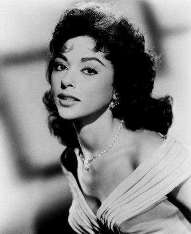 Rita moreno is one of the very few performers to win an oscar, an emmy, a tony and a grammy, thus becoming an egot. Divas, Damsels & Smudged Mascara • Actress Spotlight: Rita ...