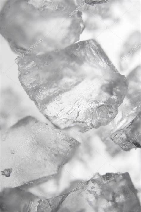 However, this type of sand is actually powdery white and soft to the touch, and make up some of the many popular white sand beaches, such as the huahini beach in tahiti. Sea Salt Under Microscope — Stock Photo #7966706