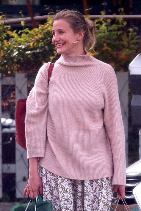 Check out full gallery with 1619 pictures of cameron diaz. CAMERON DIAZ and LAKE BELL Out Shopping in Los Angeles 01 ...