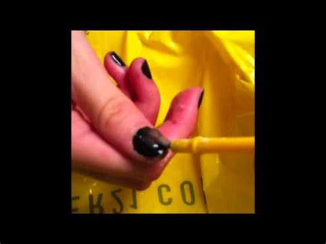 With just a bit of cornstarch, you can achieve a matte finish on your nails using the nail polish you already have at home! DIY Matte Nail Polish using cornstarch - YouTube
