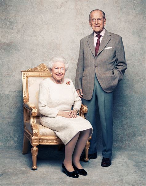 Életévét, s ezzel kezdetét veszi egy többhetes ünnepélysorozat. II. Erzsébet új portréval ünnepli 70. házassági évfordulóját | 24.hu