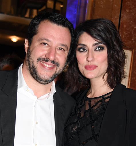 Poco importa che salvini sia felicemente fidanzato con francesca verdini, nel cuore dei romantici rimane sempre e solo elisa isoardi. Matteo Salvini al Festival di Sanremo: "Bacia la Isoardi ...