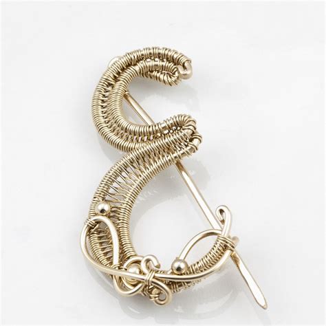 It's just silly, and way better than any form of cat or whatever. Sarah-n-Dippity - Monograms | Wire work jewelry, Wire ...