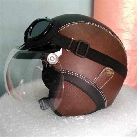 Ada banyak pilihan jika anda ingin membeli helm bogo ini seperti helm bogo kulit asli original sni, jpn, kaca datar, retro, klasik, full face, tanpa kaca, cargloss pilihan kacanya pun beragam, ada yang kaca cembung, datar dan tanpa kaca. Harga Helm Bogo Kaca Datar Original - Jual Helm Retro Bogo ...