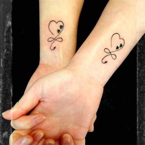 Look at this simple matching heart tattoo for mother and daughter that looks very beautiful. 50 Delicate and Small Mother Daughter Tattoo Ideas to ...