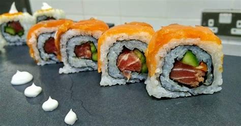 Cara mudah buat sushi homemade yang sedap #sushiking #homemadesushi. Resep dan cara buat sushi | Resep, Makanan, Sushi