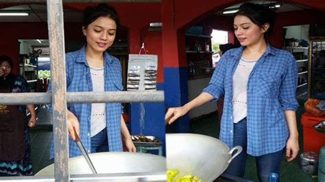 Cook, sweepers, carpenter, waterfowl, air kotak, craftsman cita cita saya ialah tukang masak. Foto: Razlinda Rohaizad, Tukang Masak Cantik di Kedai Yang ...