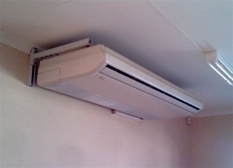 A suspended or dropped ceiling, first common in office buildings and commercial spaces, is also popular in homes for certain. Máy lạnh Daikin áp trần - may lanh daikin ap tran - May ...
