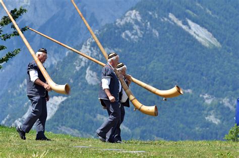 Kompletní turistické informace pro české švýcarsko. Švýcarsko: Stíny prosperity | 100+1 zahraniční zajímavost