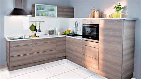 Brico dépôt vous détaille les étapes clés pour rénover votre cuisine selon les dimensions de votre espace. CUISINE "EDEN" - Brico Dépôt