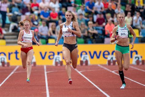 Eerst liep lieke klaver met 51.48 het nederlands record van ester goossens van 51.82 uit 1998 uit de boeken. Bol en Klaver, razendsnelle vriendinnen op weg naar de top ...