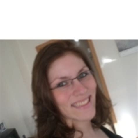 For treasurers, our web and desktop solutions provide online management of your cash and liquidity positions, plus digital access to dedicated services for deutsche bank's trade finance, trust & agency services and securities services divisions. Nina Schieffer - Senior Kundenberaterin - Deutsche Bank ...