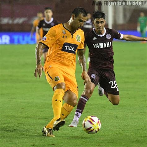 Both sleeves and the back of the jersey are solid blue. Rosario Central 2019 Away Kit Released - Footy Headlines