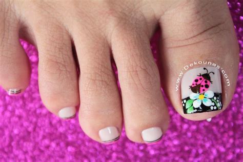 Es por esto que les traemos imagenes con bellos diseños de decorados de uñas para pies con flores y mariposas, especiales para hacerte en esta fecha. Diseño de uñas Pies Mariquita y flores | DEKO UÑAS | Moda ...