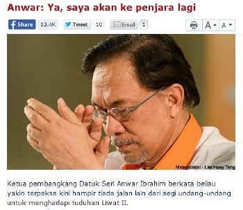 Former malaysian leader mahathir mohamad suffered another heart attack this week that led to breathing difficulties and him being admitted to hospital, his doctor said. DIALOG RAKYAT: Lagi Cepat Anwar Dipenjarakan Lagi Cepat ...