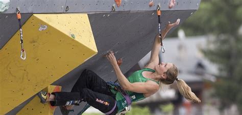 Nach den teilbewerben im speed (6.) und bouldern (5.) war sie siebente, in ihrer paradedisziplin lead kam sie auf den dritten rang. Jessica Pilz - Klettern: An die Spitze getrieben ...