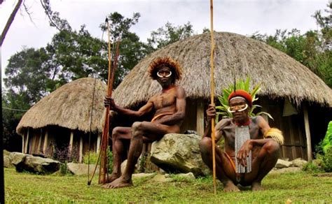 Selanjutnya ada rumah adat papua yang bernama ebai. Rumah Adat Provinsi Papua | Pewarta Nusantara