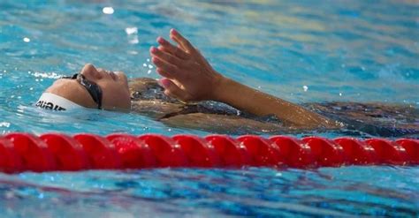 He is the current holder of the world record in 200m butterfly. Ha 200 pillangó, akkor Magyarország - Sportágválasztó Magazin