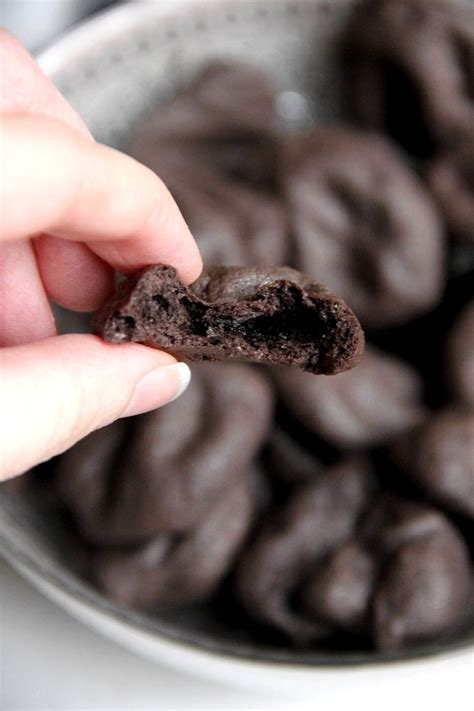 Butter, vanilla extract, truvia, chocolate chips, heavy whipping cream and 3 more. 100-Calorie Dark Chocolate Pudding Cookies | Recipe | Chocolate pudding cookies, No calorie ...