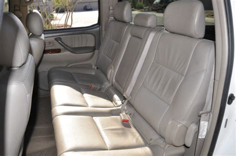 My 2003 tundra ac sr5 v8 has the driver's seat belt that does not retract. 2006 Toyota Tundra 4WD Limited Double Cab - Excellent Condition!