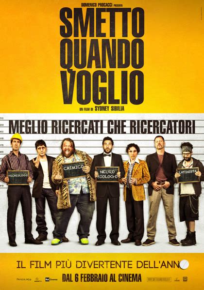 De rienzo nasce a napoli, cresciuto nel quartiere di chiaia, si appassiona alla recitazione seguendo. Poster Smetto quando voglio