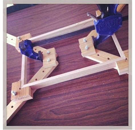 When you turn these flat sawn pieces up on end, you get quarter sawn material in the direction of clamping force! Frame clamp | Diy guide, Woodworking tools, Woodworking