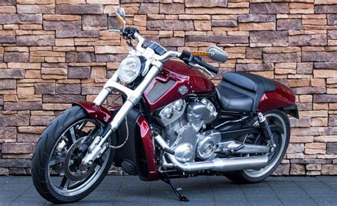 Dual exhaust with satin chrome finish. 2008 Harley-Davidson VRSCF V-rod Muscle ABS *VERKOCHT ...