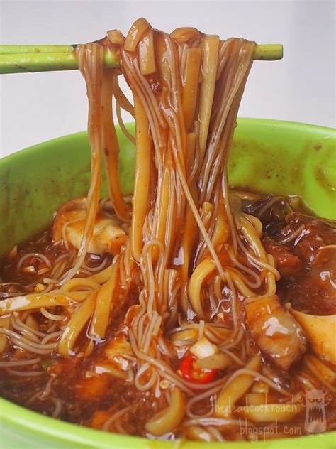 Penang pan mee (檳城板面) is a noodle made from flour that is popular in various parts of malaysia, east and west, although the preparation and appearance may differ. Ah Ma Lor Mee 阿嬤滷麵 @ Blk 328 Clementi Ave 2 - The Dead ...