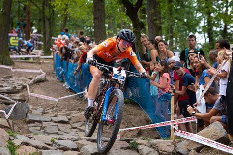 Jun 07, 2021 · daar zaten geen verrassingen in. Mathieu van der Poel Europees kampioen MTB en Milan Vader ...