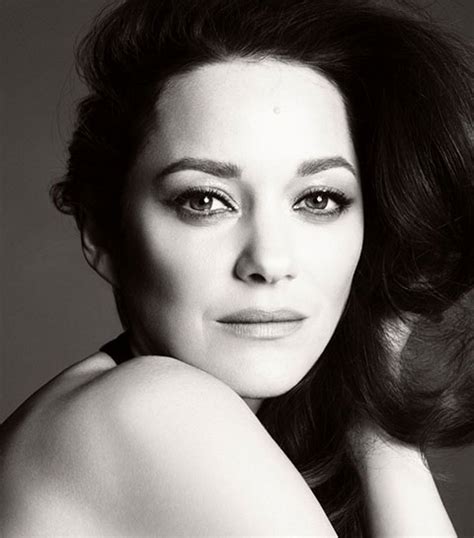 See more ideas about marion cotillard, marion, marion cottilard. Marion Cotillard est le nouveau visage de Chanel N°5 - ELLE.be