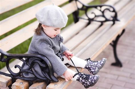 Check spelling or type a new query. Quelles chaussures choisir pour son enfant cet hiver ...