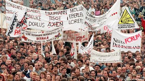 Wie die berliner mauer wirklich fiel, die mindestens unter starkem verdacht steht, neue und alte legenden zu verbreiten. 33 Top Photos Wann Fiel Die Mauer : 9 November 1989 ...