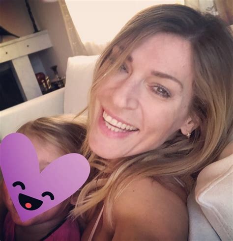 Η ηθοποιός ζέτα δούκα με ανάρτησή της στο instagram δηλώνει πως βρίσκεται στο πλευρό όλων των θυμάτων. Ζέτα Δούκα: Η τρυφερή φωτογραφία με την μικρή της κόρη ...