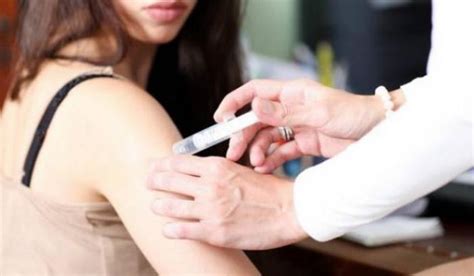 După vaccinare în masă a locuitorilor țării, incidența a scăzut brusc. Il fisico Battiston: "Vaccinare per primi gli studenti ...