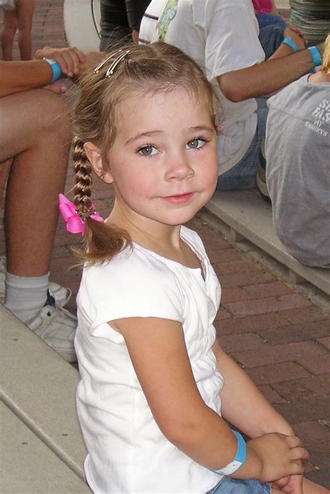 Now how do you deal with growing bangs when the length is awkward and hair gets into your eyes? Princess Piggies: Flashback Friday: Growing Out the Bangs