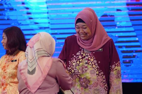 Project r dapat anugerah???.majlis anugerah perkhidmatan cemerlang. MAJLIS ANUGERAH PERKHIDMATAN CEMERLANG (APC) 2019, DI ...