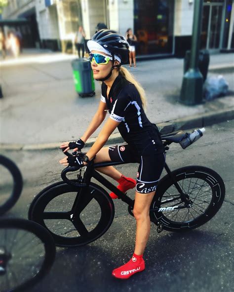#fixie #cycle-culture #bicycle #cycling | Cycling girls, Cycling outfit, Cycling women