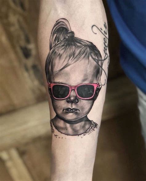 Willkommen auf der offiziellen website des fußballers und nationalspielers toni kroos. Toni Kroos tattooed his daughter's face on his arm | Kroos ...