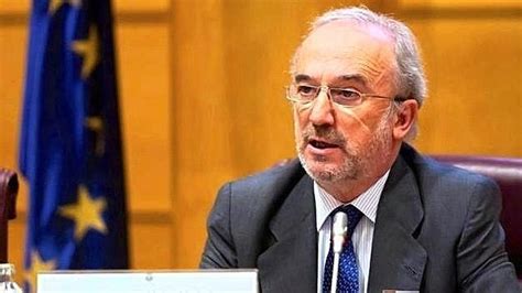 Santiago muñoz machado catedrático de derecho administrativo y académico de número de la real academia española y de la real academia de ciencias moral. Santiago Muñoz Machado: «La Justicia no puede ser un ...