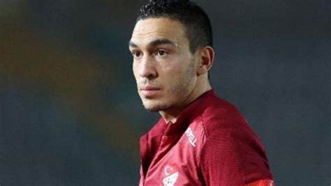 Kariyer istatistiklerini (forma giydiği maç, gol, kartlar) ve transfer geçmişini görüntüleyin. Mevlüt Erdinç, İstanbul'a geldi! - Spor Haberleri