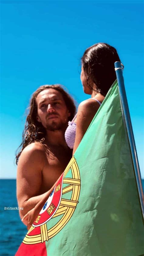 Vítor kley mostra momento de muito amor com carolina loureiro. As imagens do fim de semana de Carolina Loureiro e Vítor Kley