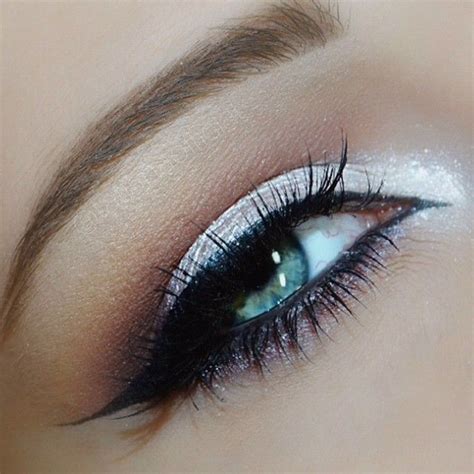 With matte, metallic, and super shock finishes, this palette won't leave your side. White eyeshadow looks clean and pretty (With images ...