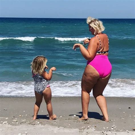 Fabulous milf shared with young stud. Mãe gordinha dá uma grande lição aos seus filhos - Sweet ...