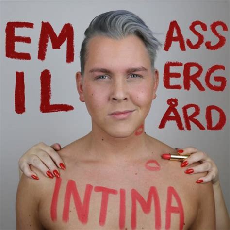 Emil assergård, som från början kommer från den lilla byn undrom utanför sollefteå, ser fram emot att visa vem han är i melodifestivalen 2021. Emil Assergård - Intima Lyrics | Genius Lyrics